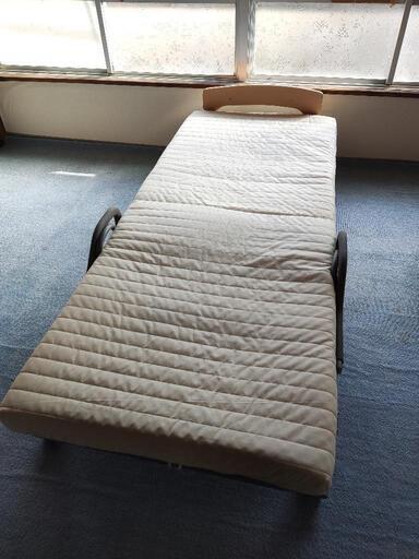 【中古】折りたたみ式シングルベッド