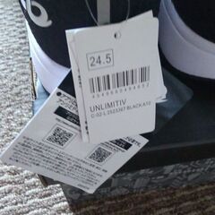 お値下げ　新品未使用スニーカー　UNLIMITV 24.5の画像