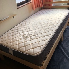 シングルベッドのマットレス（ニトリ）の画像