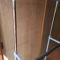 室内物干し　ハンガーラックの画像