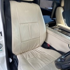 ハイエース　運転席助手席の画像