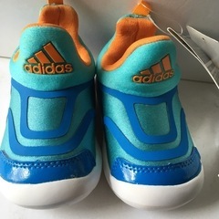adidas ベビーシューズ