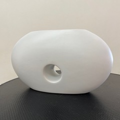 変わった形の陶器花瓶