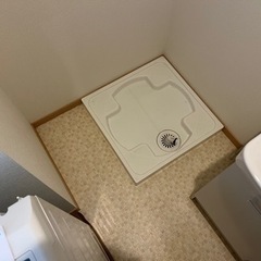 ドラム式洗濯機の持ち上げ設置の画像