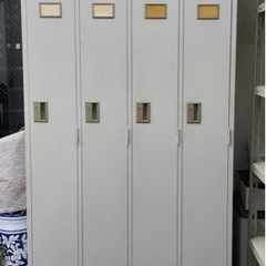 オフィス4人用ロッカー　鍵なし