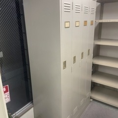 オフィス4人用ロッカー　鍵なしの画像