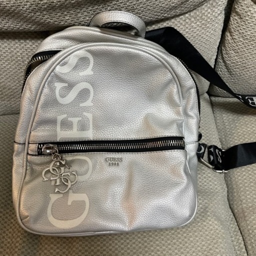 GUESS（ゲス）リュック