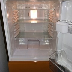 110ℓ 冷蔵庫　2009年製　オレンジカラーの画像