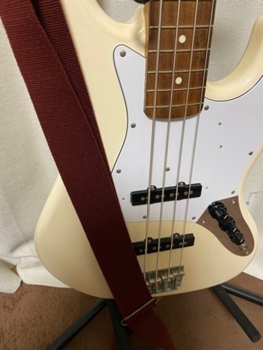fender japan ジャズベース　型番Q080019
