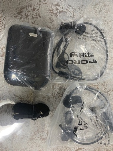 Aporo T9　2.4Gワイヤレスポータブル拡声器 ワイヤレスマイク付属 音楽再生/ラジオ/ USB充電式/TF/SDカード対応　現状品
