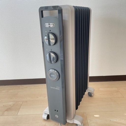 デロンギ　ヴェルティカルド　オイルヒーター　RHJ21F0812-GY