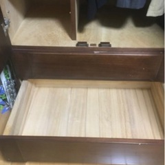 茶家具洋タンス中古傷あり。無料での画像