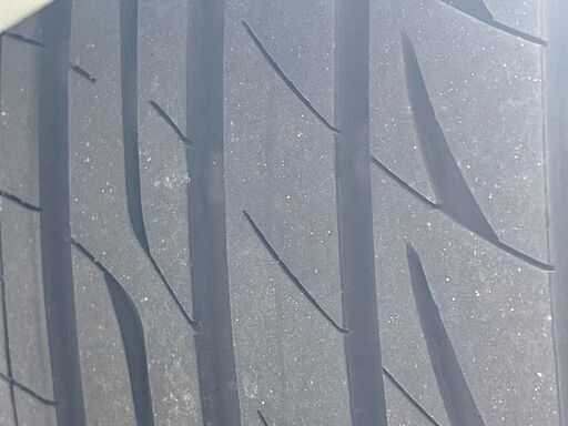 タイヤお譲りします。225/50R16　ホイルごとは追加料金で