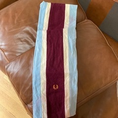 色移りたくさんあり、フレッドペリー　マフラー