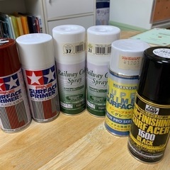 1. 塗料スプレー缶(6点)