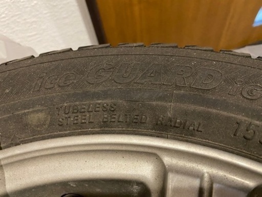 スタッドレス タイヤ 美品