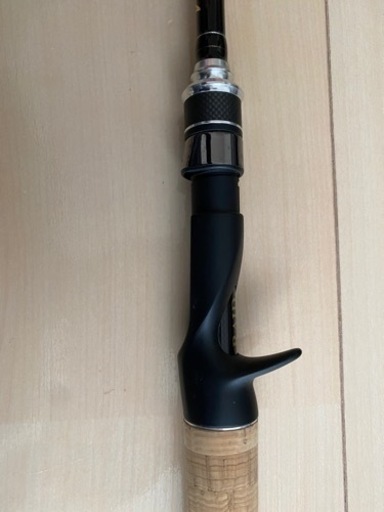 値下げしました。お早めにどうぞ。レイドジャパン　グラディエーター　アブソーバー