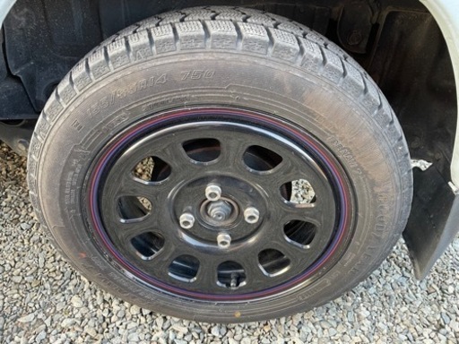 人気のデイトナ　14インチ　スタッドレスタイヤ付き。