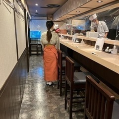 名古屋市・栄　伏見駅⑤番出口徒歩2分　ランチタイムのホールスタッフ・調理補助・キッチンスタッフ大募集　まかない付きの画像
