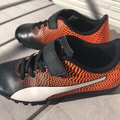 サッカー　PUMA トレーニングシューズ　18cm　子ども用　キッズ