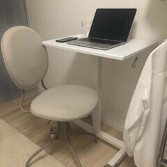 昇降式PCデスク/ホワイト ニトリの画像