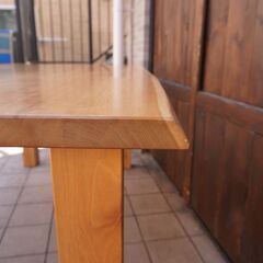 HAYAMA GARDEN(葉山ガーデン)で取り扱われていた無垢材ダイニング