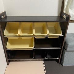 おもちゃラックの画像