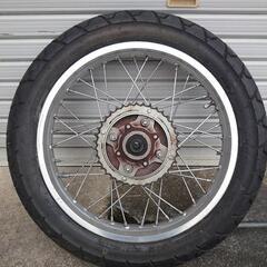 gb250クラブマン リアホイールタイヤセットの画像