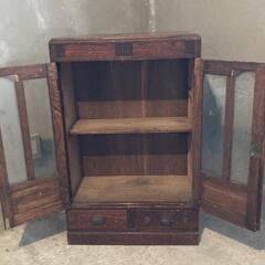 アンティーク本棚の画像