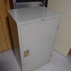 無料中古・スチールキャビネット（金庫・鍵付き）の画像