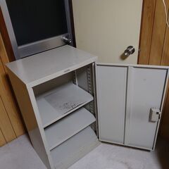 無料中古・スチールキャビネット（金庫・鍵付き）の画像