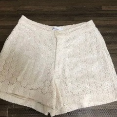 ロンドゥール　ショートパンツ　サイズSくらい ウェスト平置き33.着丈30センチの画像