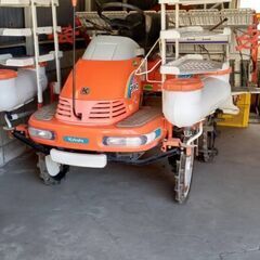 クボタ(Kubota)田植機　実働車　納屋保管　(６条植え、ペースト肥料側条、こまきちゃん薬剤剤散布、モンローマチック機能付き)　稼働210時間