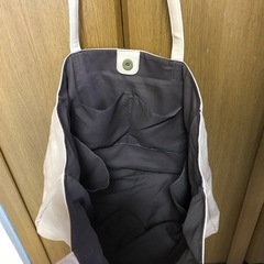 ベージュバッグの画像