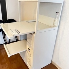 とっても便利❗️便利ライスチェスト付き、キッチン収納庫