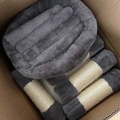 キャットタワー新品の画像