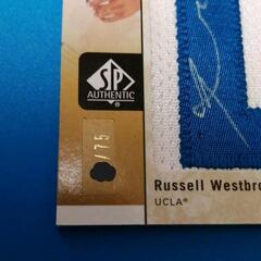 R・ウエストブルックUCLA パッチオート直筆サイン75シリアル付きの画像