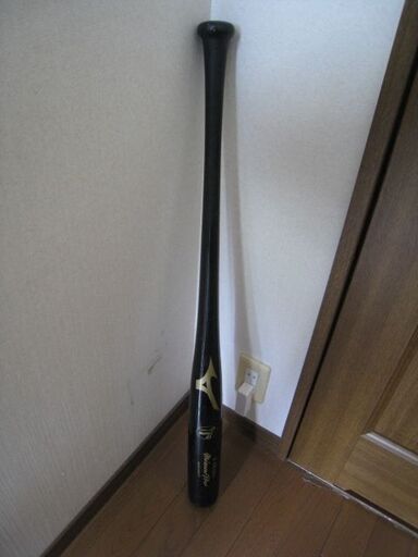 発送可能 T-岡田選手　実使用　サイン入り　ミズノプロ　木製バット　オリックスバファローズ　NPBプロ野球　　硬式木製バット