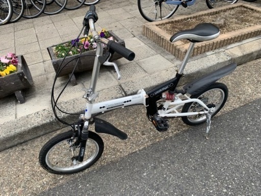 折りたたみ自転車　１６インチ　黒　白　6変速
