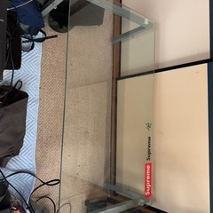 ガラステーブル