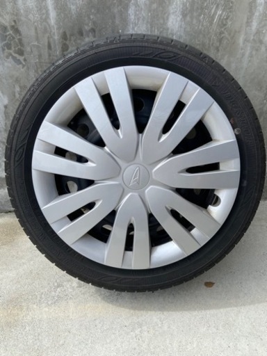 ダイハツキャスト ホイールキャップつき普通タイヤ