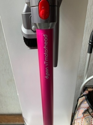 【新生活に！】ダイソン　v7 掃除機　