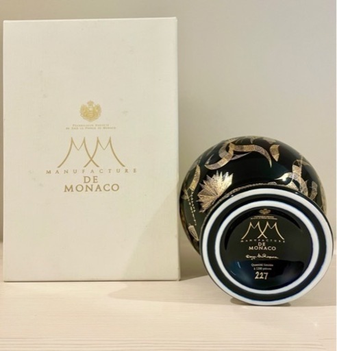 花瓶　manufacturer de Monaco