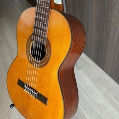 古いクラシックギター差し上げます。