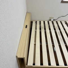 【交渉中】すのこベッド ダブル ダブルベッド 棚付き コンセント付きの画像