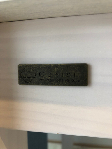 ダイニングテーブル＆椅子二脚　（取引中）