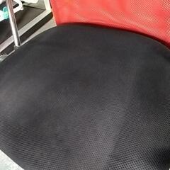 ［オフィスチェア赤］キャスターチェア：リサイクルショップヘルプの画像