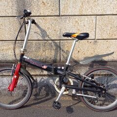 折り畳み自転車の画像