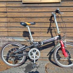 折り畳み自転車の画像