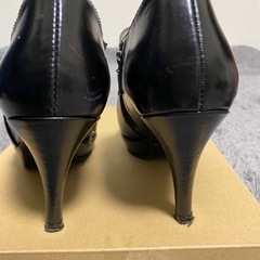 Marian スピック＆スパン ブーティ RANDA 黒 パンプスの画像